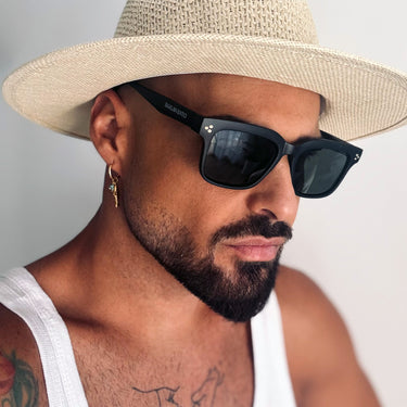 Boadella · gafas de sol rectangulares negras con lentes verdes