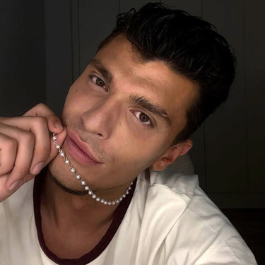 Galara Necklace · Chain necklace with silver-colored pearl shapes