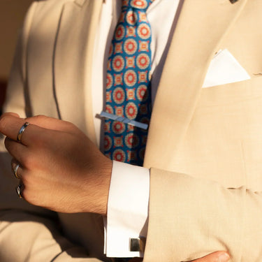 Halcón · pasador de corbata metal cepillado - Barlovento de Biar