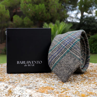 Noruega · corbata de lana a cuadros