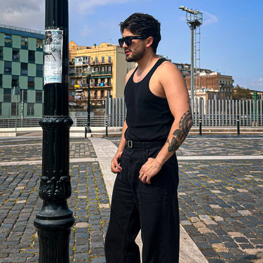 Ondarreta · gafas de sol cuadradas negras con protección UV400 y ribete metálico - Barlovento de Biar