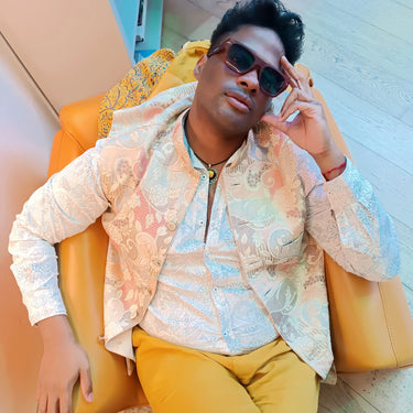 Pechón · gafas de sol cuadradas con vetas de madera y lentes azules - Barlovento de Biar