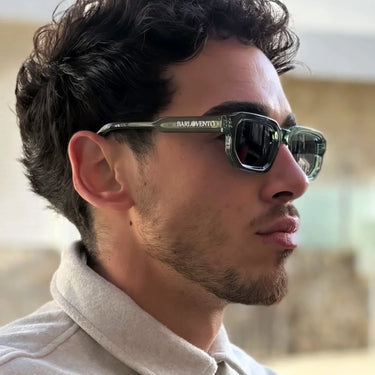 Portet · Striking green sunglasses with black UV400 lenses