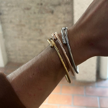 Pulseira Carme · Pulseira rígida em ouro 18k