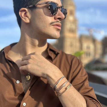 Pulseira Carme · Pulseira rígida em ouro 18k