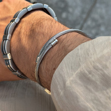 Pulseira Carme · Pulseira rígida em prata