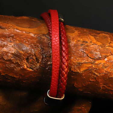 Pulseira Domo · Pulseira em pele vermelha