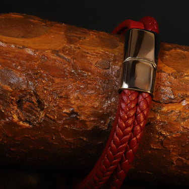 Pulseira Domo · Pulseira em pele vermelha