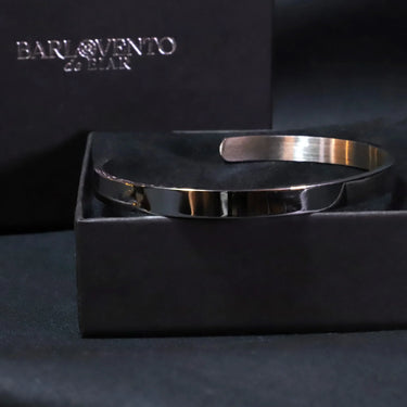 Maia Silver Bracelet · Classic style stainless steel bracelet