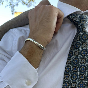 Sollo Bracelet · Open rigid bracelet