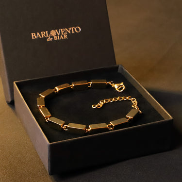 Pulseira Stratos · Pulseira de elos geométricos banhada a ouro 18k