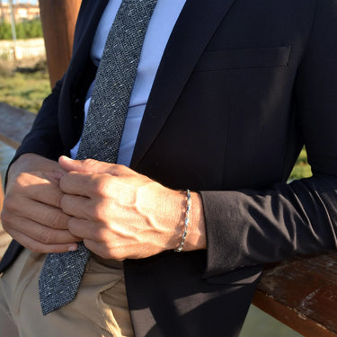 Suecia · corbata de lana de espiga con dorado