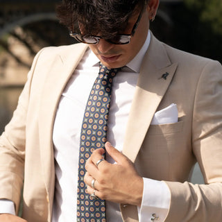 Qué corbata llevar a una boda: Guía para acertar