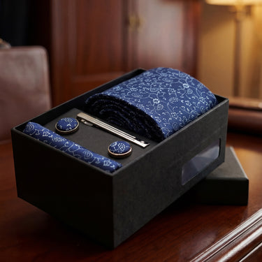 Gypsophilas · conjunto de corbata floral azul con pañuelo de bolsillo, gemelos y pasador de corbata