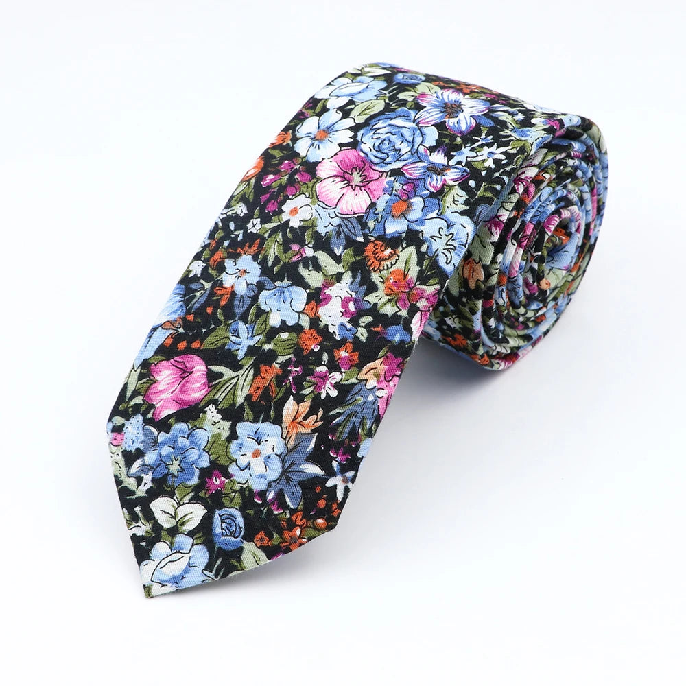 Pensamientos · corbata floral azul y rosa