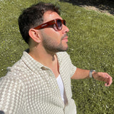 Pechón · gafas de sol cuadradas con vetas de madera y lentes azules - Barlovento de Biar