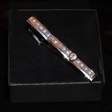 Águila · pasador de corbata con diamantes sintéticos - Barlovento de Biar