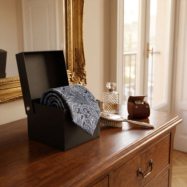 Alsace · corbata con estampado paisley gris