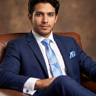 Amalfi · conjunto de corbata azul brillante con pañuelo, gemelos y pasador