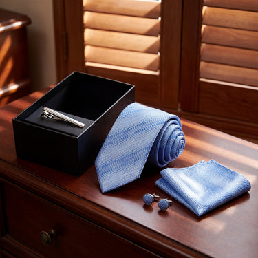 Amalfi · conjunto de corbata azul brillante con pañuelo, gemelos y pasador