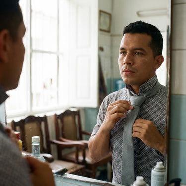 Antártico · corbata gris perla suave