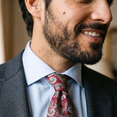 Aquitaine · corbata con estampado paisley roja
