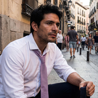 Arabia · corbata rosa suave