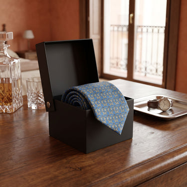 Bari · Gravata azul estilo italiano
