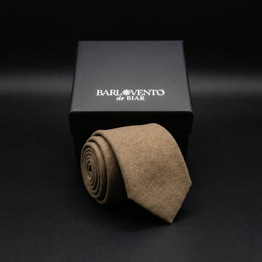 Bayuda · corbata caramelo suave