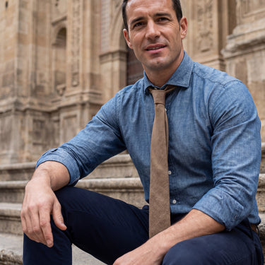 Bayuda · corbata caramelo suave