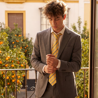 Birmingham · corbata de seda 100% a rayas amarillas, blancas y azules