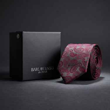 Burgundy · corbata con estampado paisley rojo