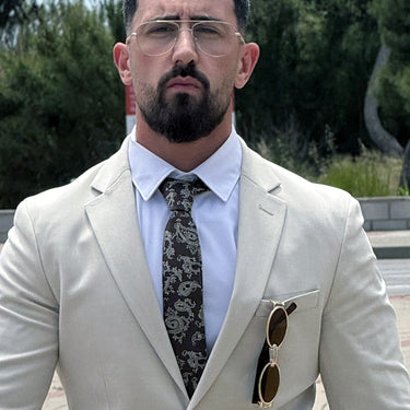 Carnac · corbata con estampado paisley marrón chocolate con detalles dorados y beige