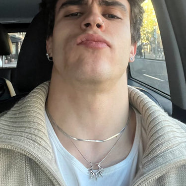 Collar Lumora · Collar doble de sol en acero titanio