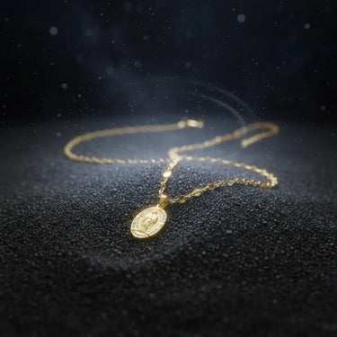 Collar Virelia · Collar cadena con abalorio de virgen