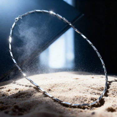 Xilara Necklace · Leaf Chain Necklace