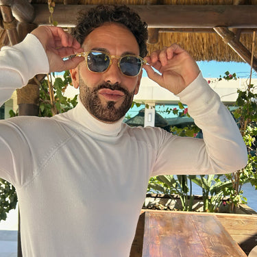 Cortadura · gafas de sol color crema cristal con lentes azules