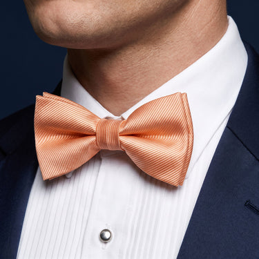 Dallas · conjunto de pajarita naranja