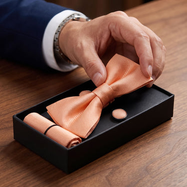 Dallas · conjunto de pajarita naranja