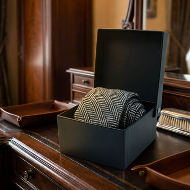 Dinamarca · gravata de lã preta 