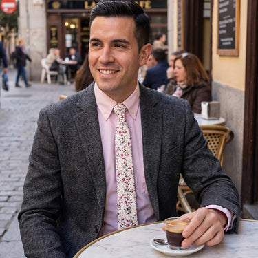 Flores silvestres 7 · corbata de algodón blanca con flores de colores