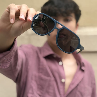 Futadera · gafas de sol de goma azul con lentes grises UV400