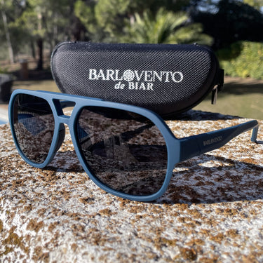 Futadera · gafas de sol de goma azul con lentes grises UV400