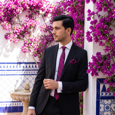 Helecho rosado · conjunto de corbata floral magenta con pañuelo, gemelos y pasador