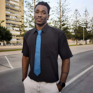 Conjunto de gravata natural com folhas azuis, lenço, botões de punho e gancho de cabelo