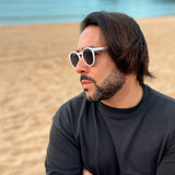 Macarella · gafas de sol redondas blancas con lentes grises - Barlovento de Biar