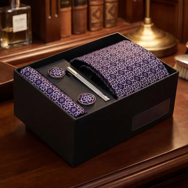 Monza · conjunto de corbata estilo italiano morado con pañuelo de bolsillo, gemelos y pasador de corbata