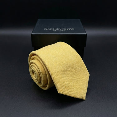 Nafud · corbata amarilla dorada suave