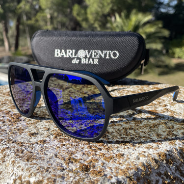 Papagayo · gafas de sol de goma negra con lentes de espejo azul UV400