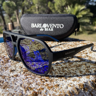 Papagayo · gafas de sol de goma negra con lentes de espejo azul UV400
